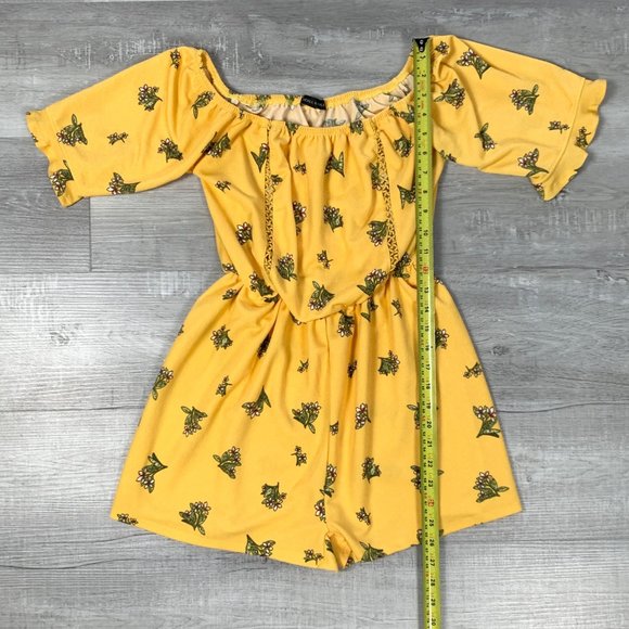 3/$25 Kendall & Kylie Off Shoulder Yellow Floral Romper Small - Picture 9 of 10